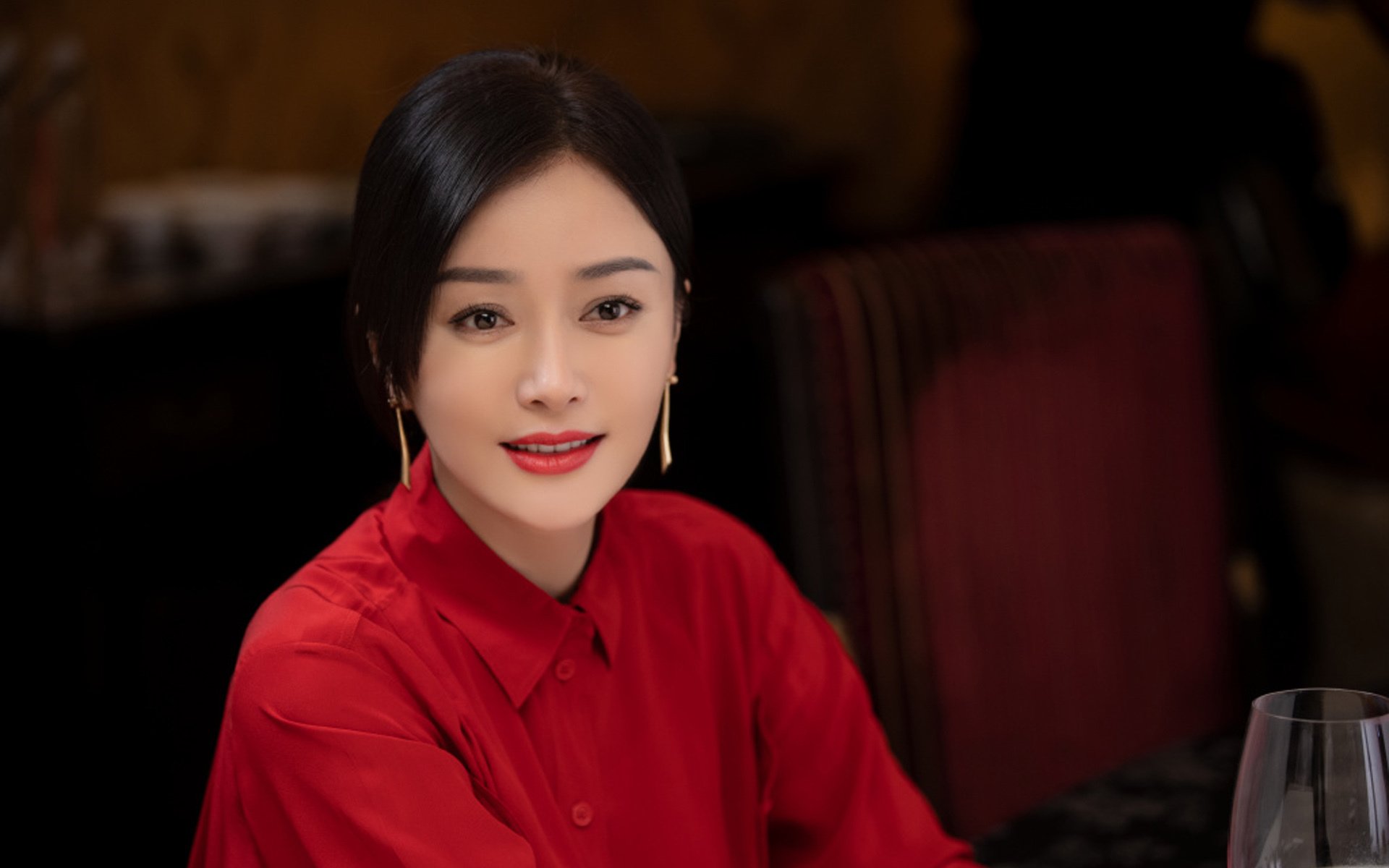 开云体育平台-足球迷的“战袍”：自制球队T恤大赏，自制足球队徽